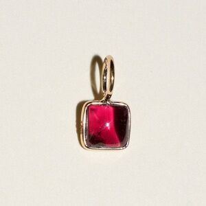 NWT • thanksdad garnet cabochon pendant • 14k